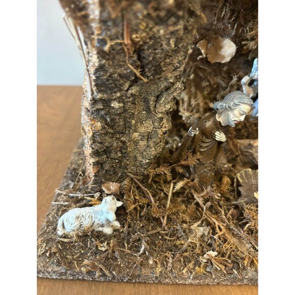 Vintage Yuletide Mid Century Bark Moss Christmas Nativity Set - Picture 3 of 6